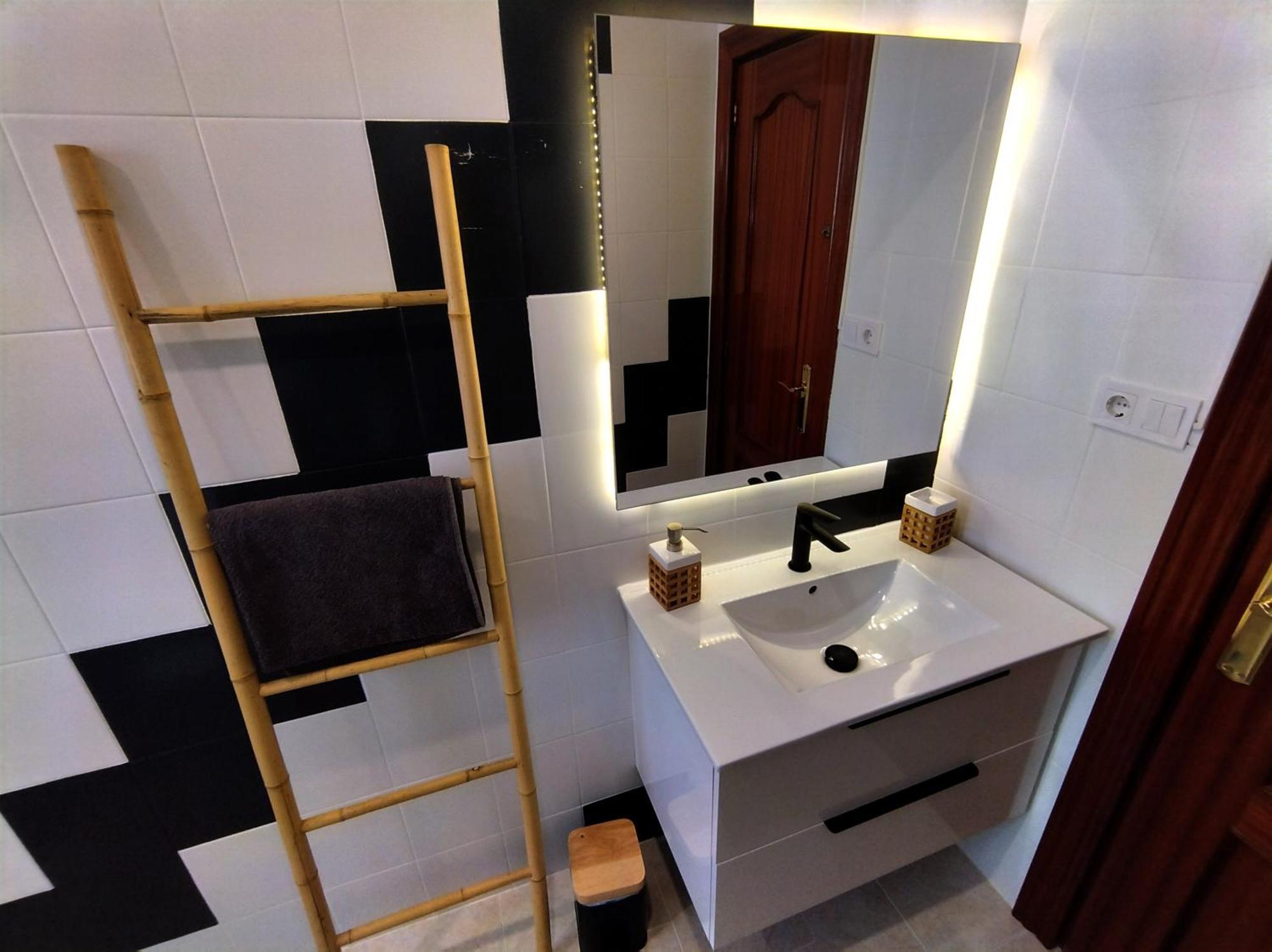 Habitaciones En Apartamento Compartido W Host Alicante Exteriér fotografie